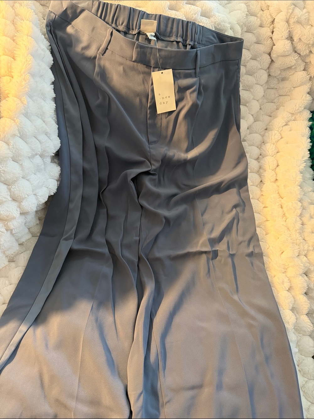 Women’s Wide-Leg Pleated Pants in Slate Blue
